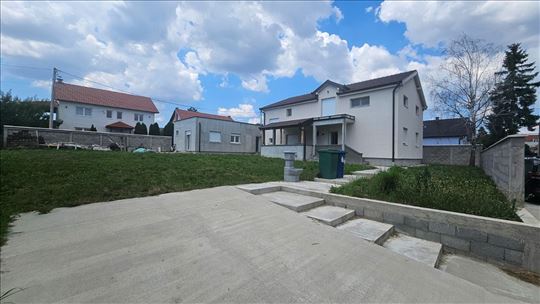 Nova porodična kuća sa dva objekta 240+80, na 7a