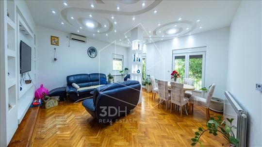Sjajna kuća 200m2, 5.0 sa 4 terase i placem 7,3a