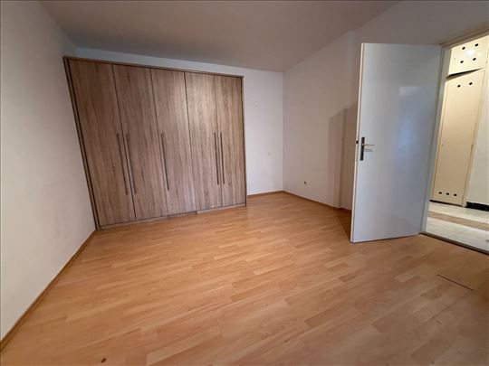 Stan 1.5 u Bloku 45, Novi Beograd, 52 m², prizemlj