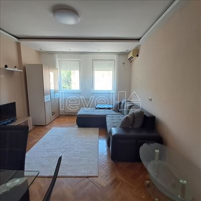 Stan,Novi Sad,Grbavica,kv: 32.00