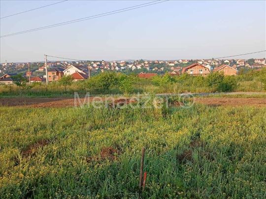 Sunčani breg, parcela 9ari, asfalt, struja, voda, 