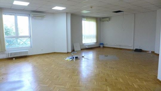 Takovska,300m2,poslovni prostor u poslovnoj zgradi