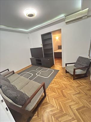 Izdavanje Cvetkova pijaca, 62m2 2.5