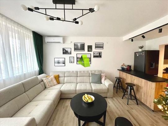 Jedinstvena ponuda-lep i komforan porodičan stan u