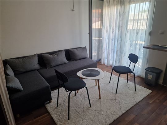 KOMFORNA garsonjera, 30m2, novogradnja-Altina