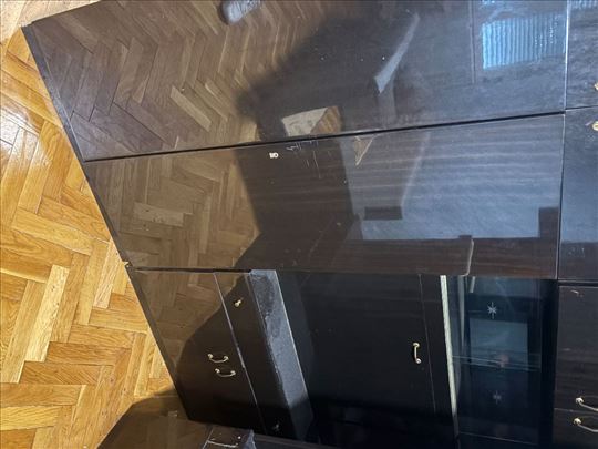 Na prodaju komplet namestaj