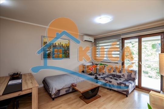 Dvosoban stan kod Medicinskog, V sprat, 45 m2 