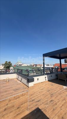 Lux stan sa roof top pogledom na Hram