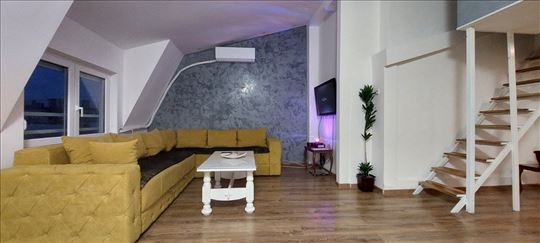 ODLIČNA ponuda! Lux duplex sa panoramskom terasom!