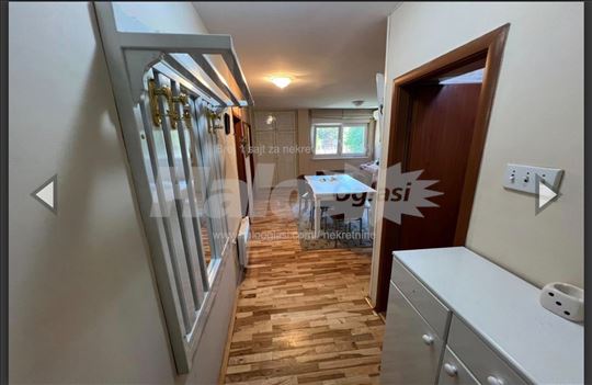 Renoviran dvosoban stan 56m² u srcu Soko Banje 