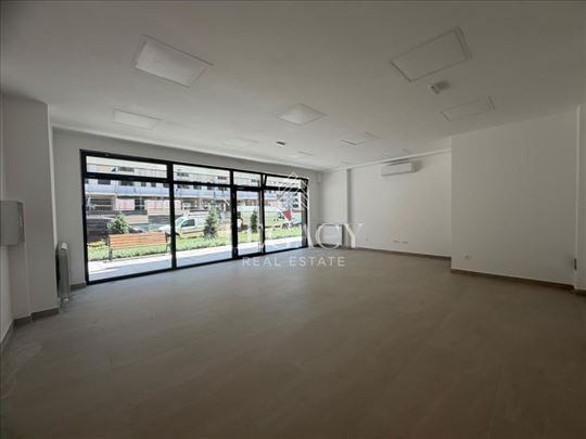 Blok 65, novogradnja, useljiv, veliki izlog ID#128