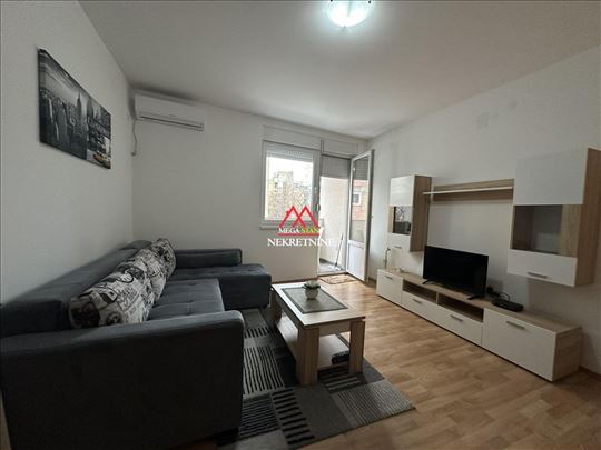 Dvosoban stan - 43m2 - Banatić(Železnička stanica)