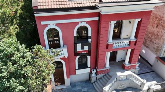 Ekskluzivna vila od 500 m² na prodaju ID#2435