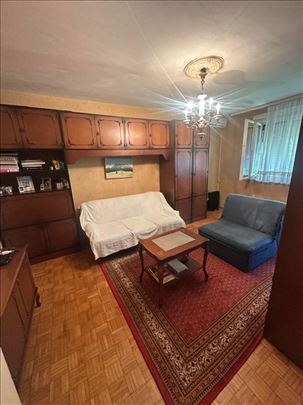 Karaburma, stara okretnica, 49m2