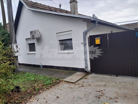 Kuca 70m2 i plac 6 ari