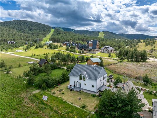  Luksuzna kuća na Torniku sa 3 dodatna apartmana
