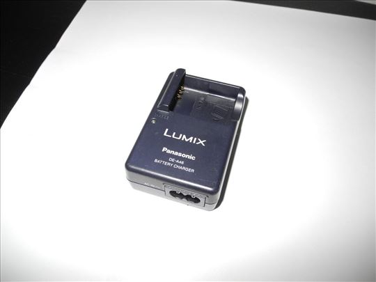 Lumix Panasonic punjac DE-A46 za CGA-S007