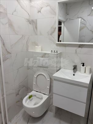 Renoviran jednoiposoban stan 52m² | Resnik 