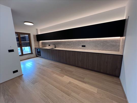 VRAČAR - Stan 172m2 i garažno mesto