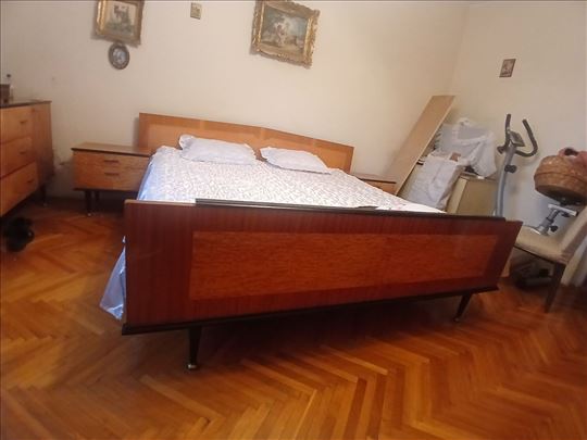 Bračni krevet od kuvane orahovine