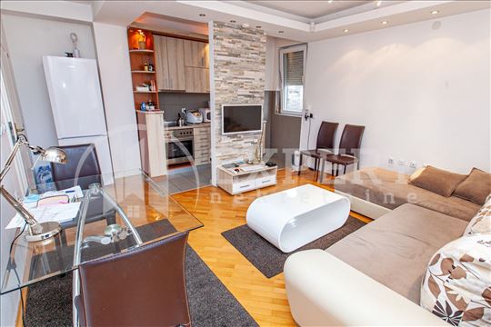 Izdaje se LUX dvoiposoban stan, 65m2,IV sprat kod