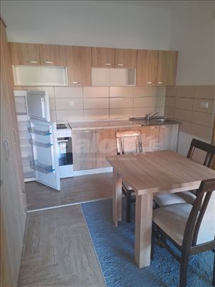 Izdajem nov stan , garsonjera 30m2