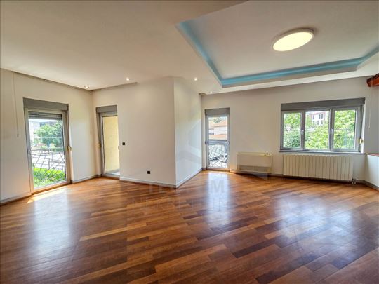 Luksuzna rezidencija u centru Dedinja - 326m2