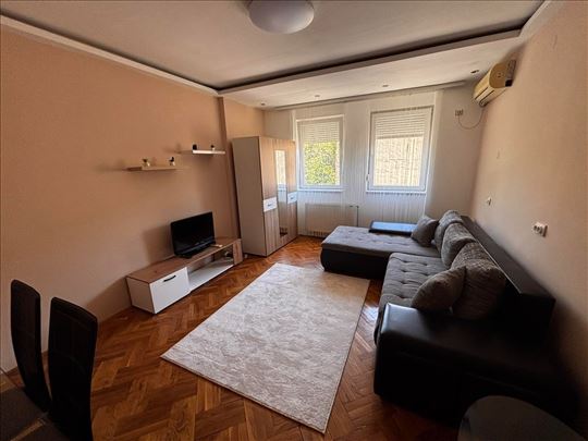 Jednosoban stan 32 m²-Grbavica ! Gogoljeva !