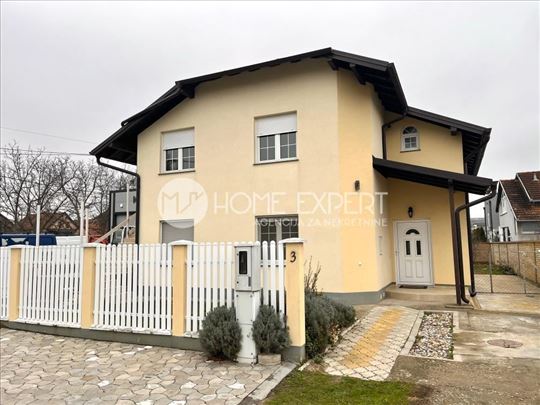 Kuća 237m2 na placu površine 510m2 u Novom Sadu