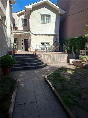 Kuća na Lekinom brdu – Šumice, 240m2