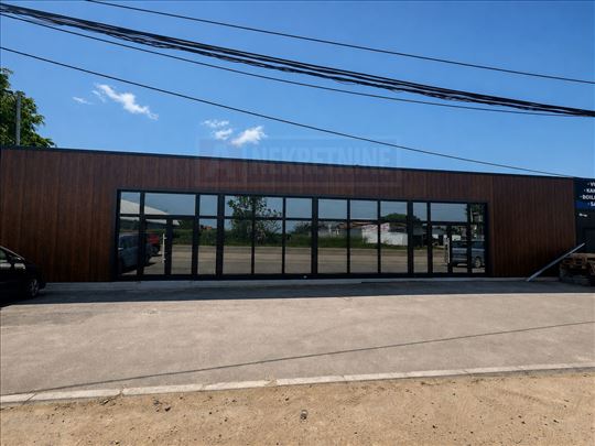 Lokal - poslovni prostor 500m² - Surcin