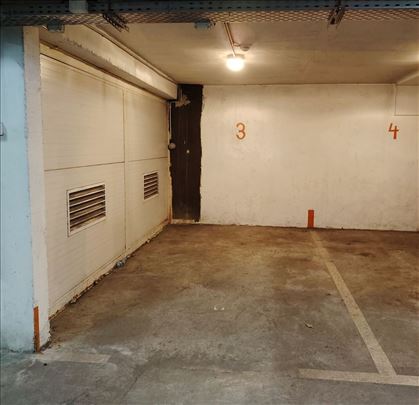 Prodaja, Parking mesto u zgradi