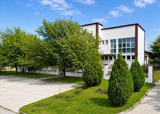 Prodaja proizvodno-logističke hale sa zakupcem