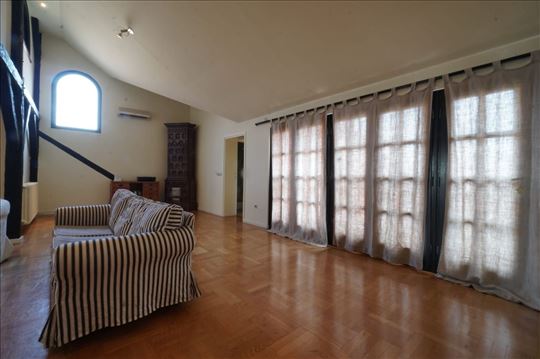 Salonska Vila na Gardosu - bezvremenska elegancija