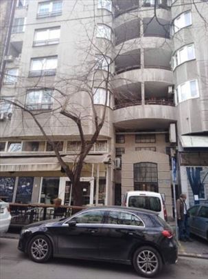Strahinjića bana, odličan, 4.0