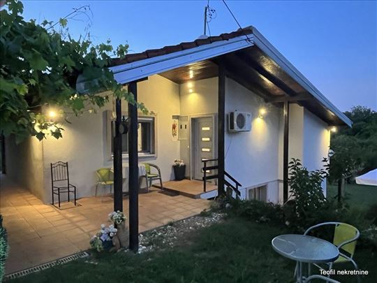 Trešnja, 86+70 na 10,5ari, renovirana, nameštena
