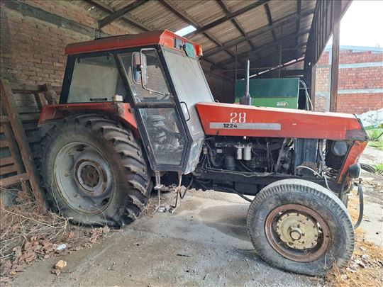 URSUS 1224 neispravan 