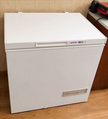 Dva Gorenje zamrzivača – sandučar i uspravni