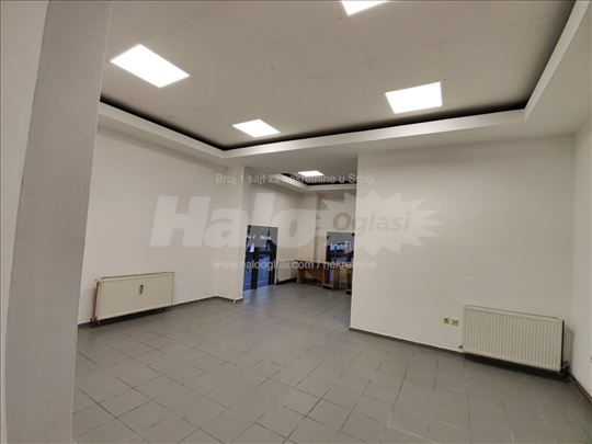 Izdaje se ekskluzivan lokal 47m2 - Centar Uzica