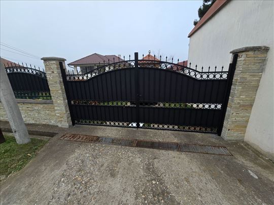 Kovana i metalna bravarija Zemun