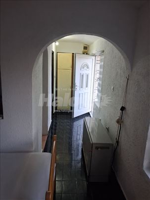 Borča, nameštena garsonjera