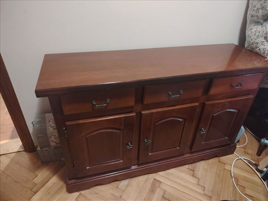 DALAS komoda od punog drveta – očuvana | 100 €
