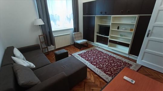 Kneza Stracimira,2.0,dvorišni stan ID#19434