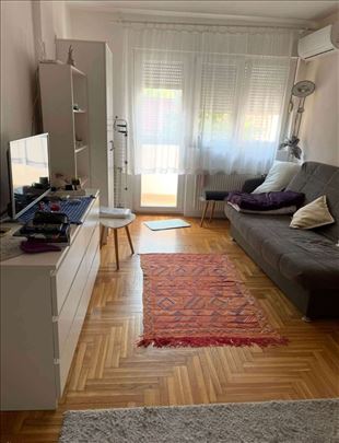 Lepa grasonjera Podbara