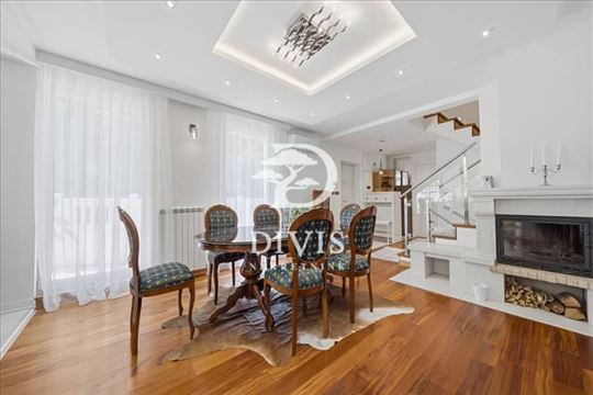 Luks kuća na Dedinju sa dve odvojene celine, 513m2