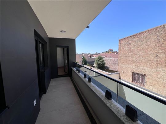 Pančevo-trosoban stan 80m2