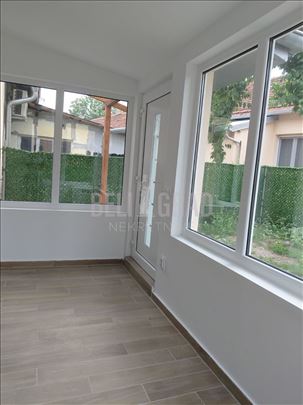 Savršen stan sa dvorištem