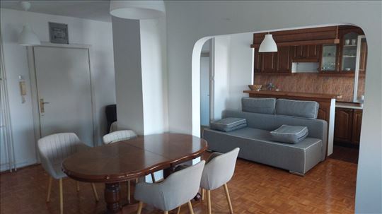 Trgovačka, 75m2, lođa, VI/7, CG, uknjižen