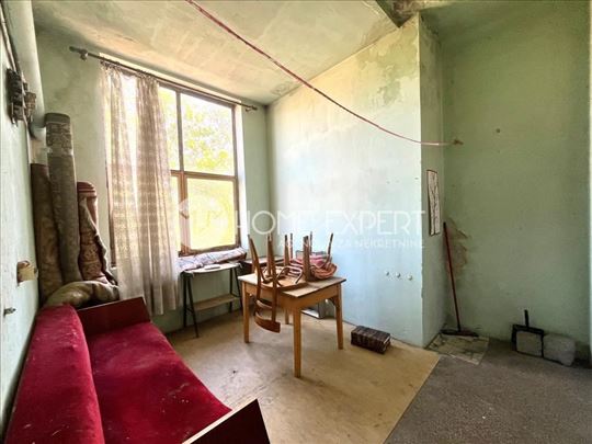 Trosoban stan 96m2 u centru Novog Sada