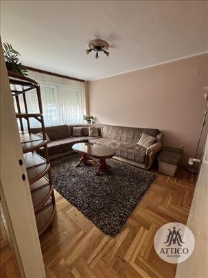 Dvosoban stan na prodaju – Bulevar oslobođenja, 49